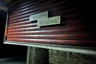 تختخواب و صبحانه Log Cabin 1 Merdovic