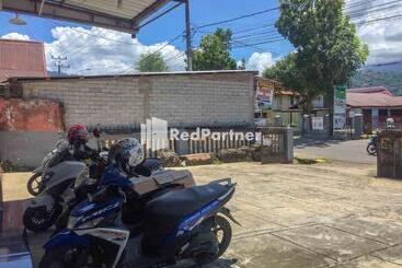 בית מלון כפרי Wisma Andini Palopo Redpartner