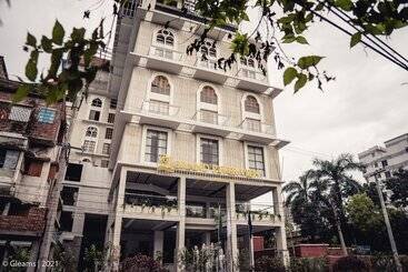 Hotel Grand River View