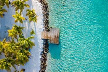 Hotelli Pelican Beach Resort South Water Caye