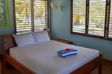 Hotel Pelican Beach Resort South Water Caye