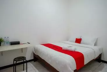Hotel Reddoorz Near Gor Jatidiri Semarang