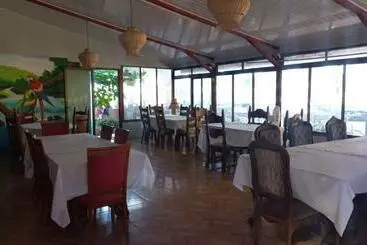 هتل La Cueva Limon