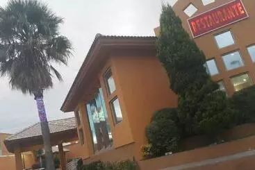 هتل El Cason And Suites