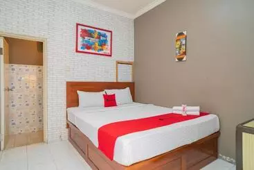 Hotel Reddoorz At Oro Oro Ombo Batu