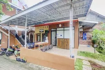 Hotelli D Kost In Kandri Semarang