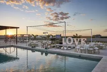 هتل آپارتمان Residence Inn By Marriott Playa Del Carmen