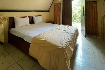 ホテル Matra Bungalows At Desa Wisata Tetebatu