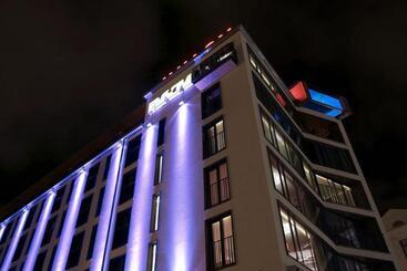 בית מלון כפרי Avalon