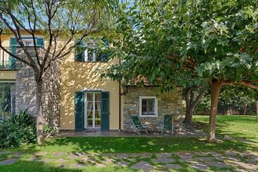 מלון דירות Casa Vacanze Nel Giardino Di Renzo