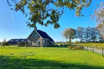 Bed and Breakfast Bed En Breakfast The Wooden Wall