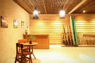 Resort Cabana Surf And Stay