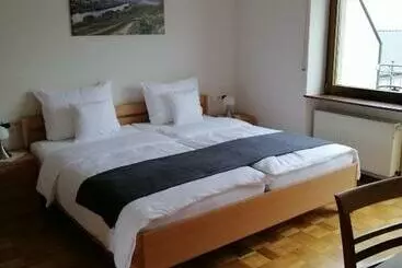 Aamiaismajoitus (B&B) Weingut Licht Stadtfeld