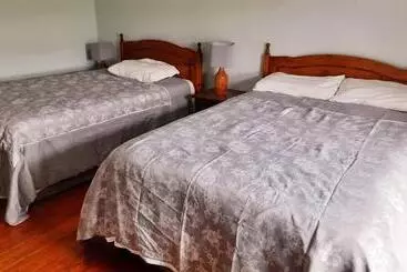 Bridgeview Farmhouse Bed And Breakfast
