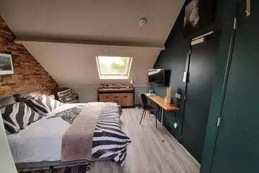 Bed and Breakfast Groot Genoegen   50 North   With Airco