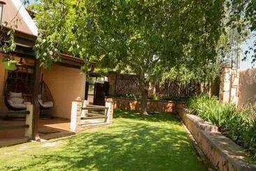 Majatalo Camdeboo Place