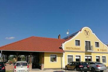 Bed and Breakfast Viktória Lovas Panzió