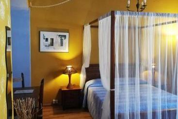 تختخواب و صبحانه Holland International Rooms