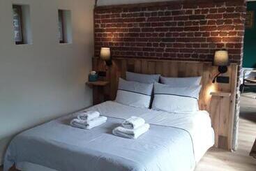 ペンション Les Charmilles De Valencendre