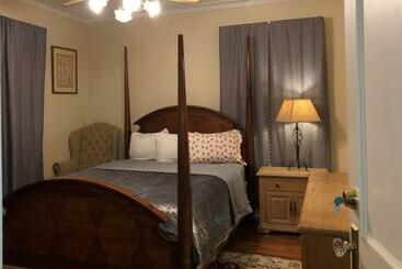 بنسيون Brick House Retreat