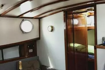 Privé B&b Motorsailer Rataplan