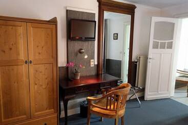 Canalview Hotel Ter Reien