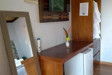 Pensão Chalés Casa De Vidro