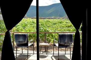 تختخواب و صبحانه Uvauva Eco Retreat