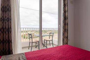 پانسیون Belvedere Airport Suites