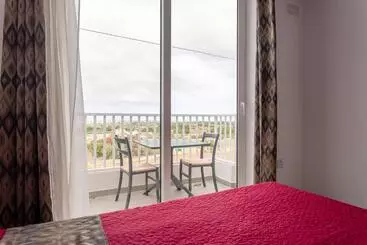 Pensión Belvedere Airport Suites