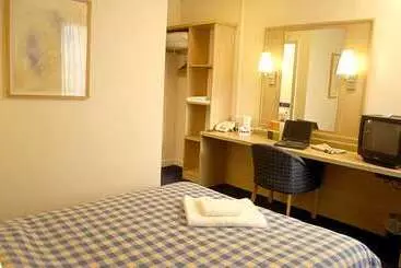 هتل Travelodge Luton