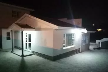 پانسیون H G Deluxe Guest Suites