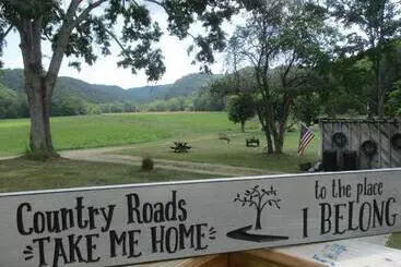 ホテル The Best! Gorgeous Cabin W Antiques For 2, Near Princeton I 77