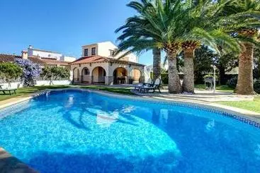 Auberge Casa Segaria
