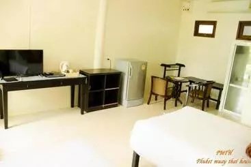 Hotelli Phuket Muay Thai House