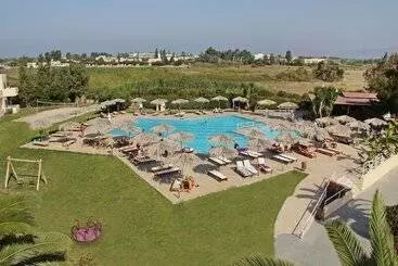 Roselands Hotel Bungalows