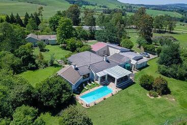 Dunroamin Bed And Breakfast