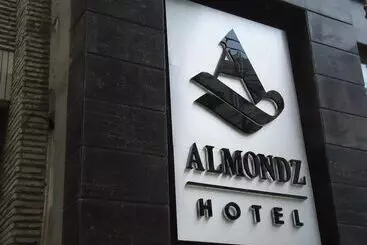هتل Almondz