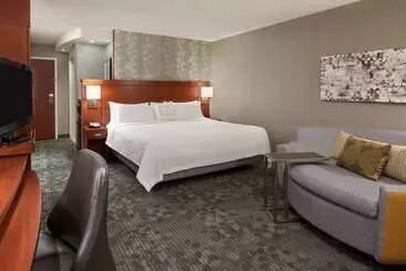 Otel Courtyard By Marriott Kingston Highway 401