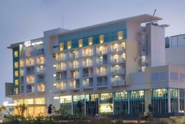 ホテル Santika Bsd City Serpong