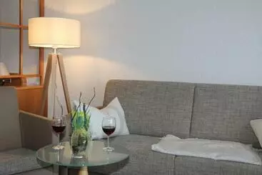 ホテル Lug Ins Land Restaurant & Ferienwohnungen