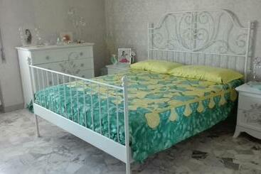 Majatalo Vintage Room