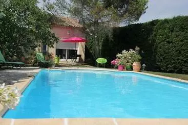 Bed and Breakfast Entre Avignon Et Pont Du Gard