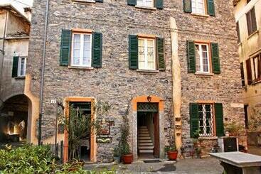 Bed and Breakfast C Era Una Volta