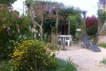 Aamiaismajoitus (B&B) Les 3 Roses