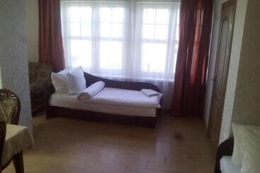 پانسیون Sveciu Namai Avada