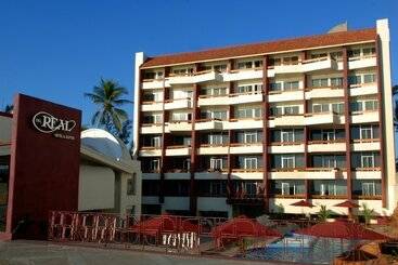 Del Real Hotel & Suites
