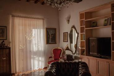 Bed and Breakfast Borgo Della Rocca