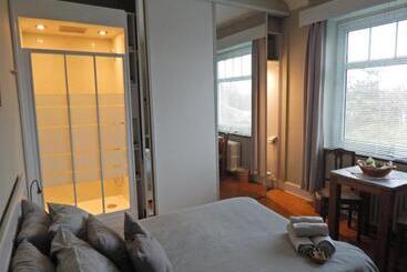 פנסיון Les Remparts