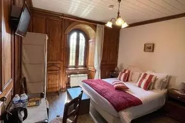Bed and Breakfast Manoir Du Grail